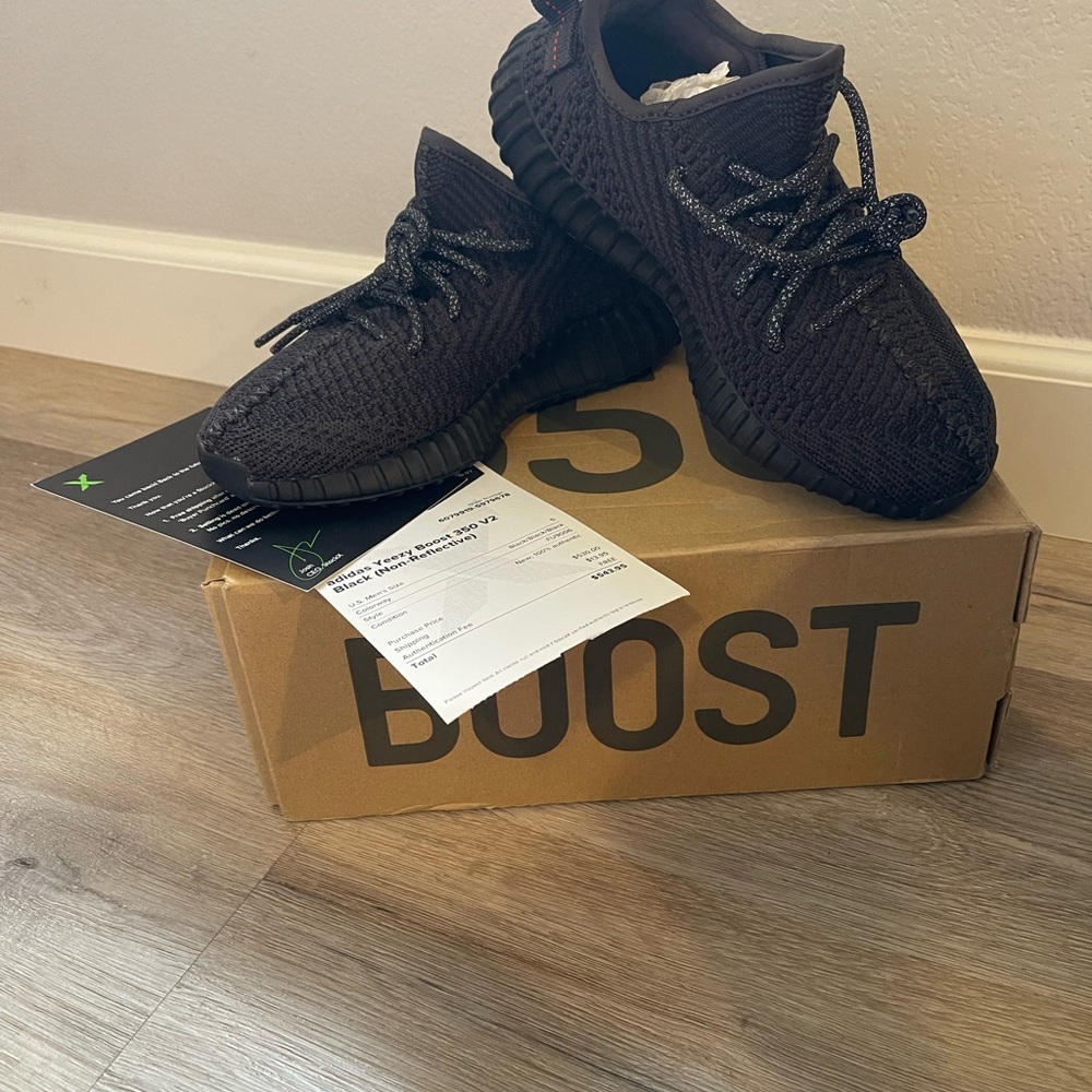Adidas Yeezy Boost 350 V2 in Black